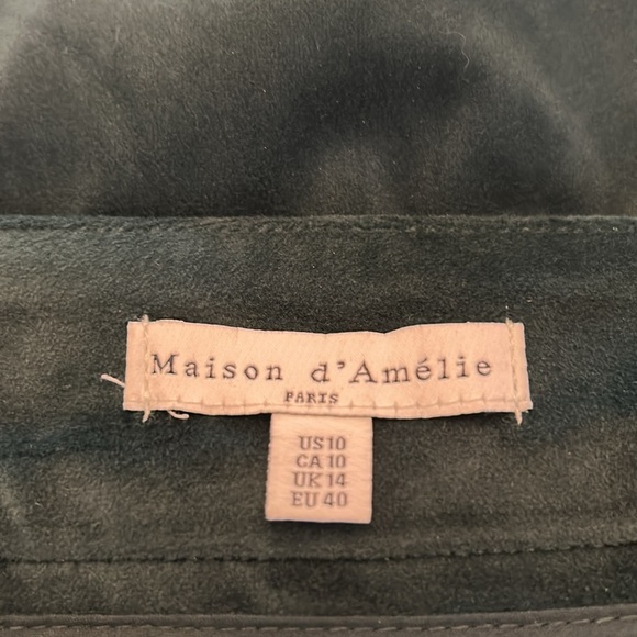 Maison d’ Amelie Hunter green velvet feel pants Gold button accents size 10 EUC - Picture 7 of 8